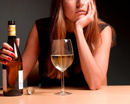 Анонимное лечение женского алкоголизма в Торопце